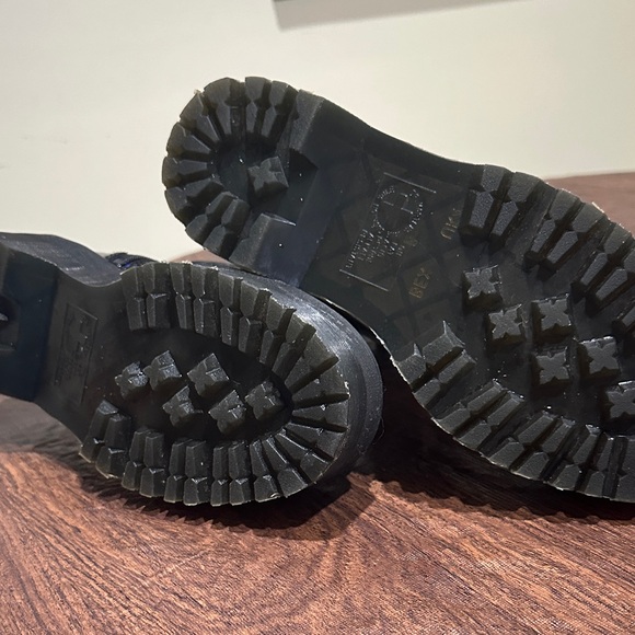 Dr. Martens Jadon Hi Rainbow Holographic Patent Platform Boots - RARE - Picture 14 of 16